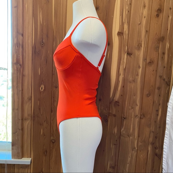 KHASSANI one piece - Picture 2 of 4